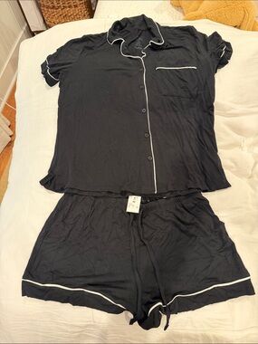 NWT BLACK  Women's Short Sleeve Pajama Set with White Piping by Auden